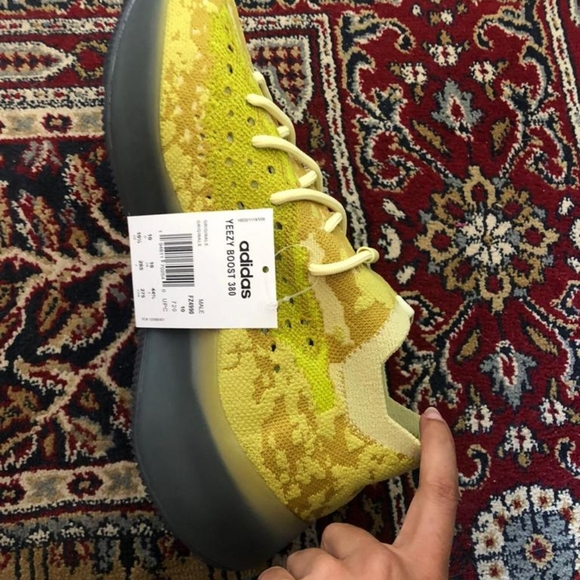 Yeezy 380 hylte - Picture 2 of 4